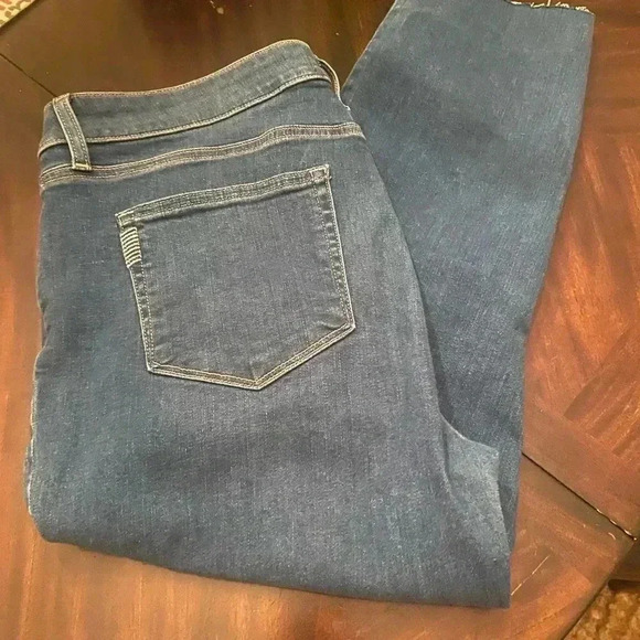 Paige verdugo crop raw hem jeans - Picture 1 of 10